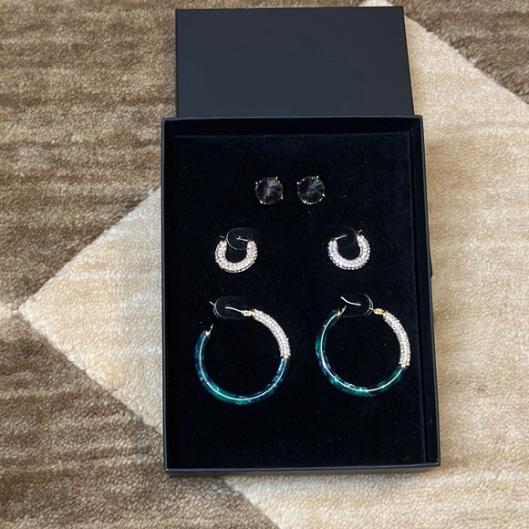 ANN TAYLOR Earrings - Picture 2 of 3